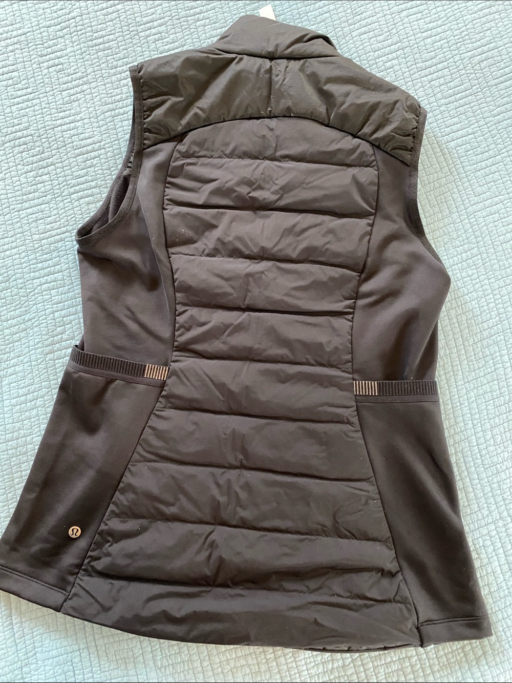 lululemon athletica Black Quilted Hybrid Vest - Picture 4 of 6